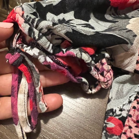 Women’s tops - Picture 3 of 5